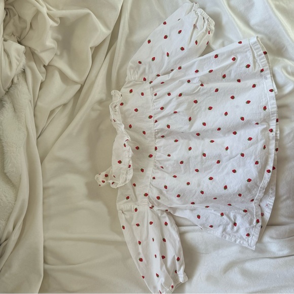 H&M strawberry blouse 6-9M - Picture 3 of 3